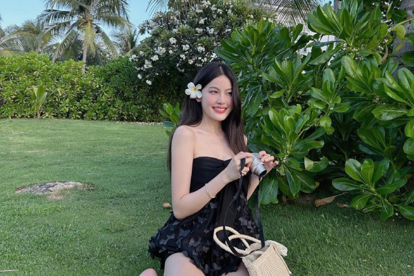 Hé lộ danh tính bạn gái của HIEUTHUHAI: Là 'rich kid gia thế khủng', sở hữu vẻ đẹp tự nhiên 'cực đỉnh'