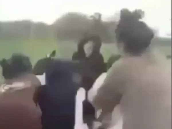 Công an làm việc với nhóm nữ sinh đánh hội đồng bạn cùng trường tại Bà Rịa-Vũng Tàu