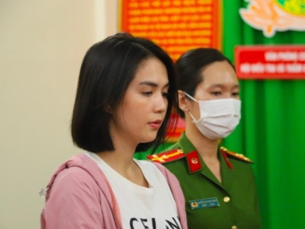 Người mẫu Ngọc Trinh bị khởi tố: Vì sao không được tại ngoại?