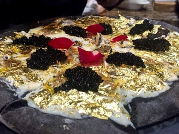 Điều chưa biết về 2 chiếc bánh pizza 'giá' hàng trăm triệu USD