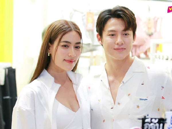 Hé lộ thiệp cưới trong hôn lễ của Mark Prin - Kimmy Kimberley ở Thái Lan, số lượng khách mời gây sốc