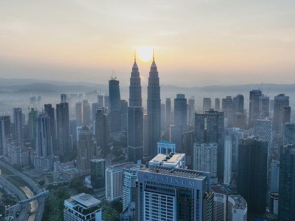 Bình minh trung tâm Kuala Lumpur nhìn từ trên cao