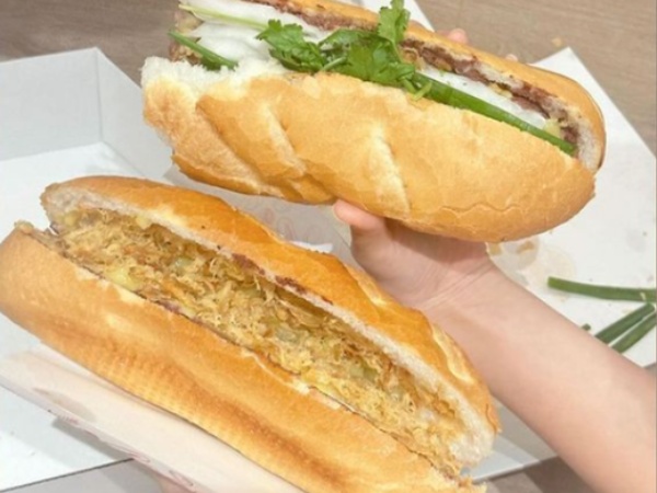 Chị họ Lisa nhận xét về bánh mì sau chuyến đi Việt Nam cùng em gái, còn kêu gọi dân mạng Thái Lan một việc