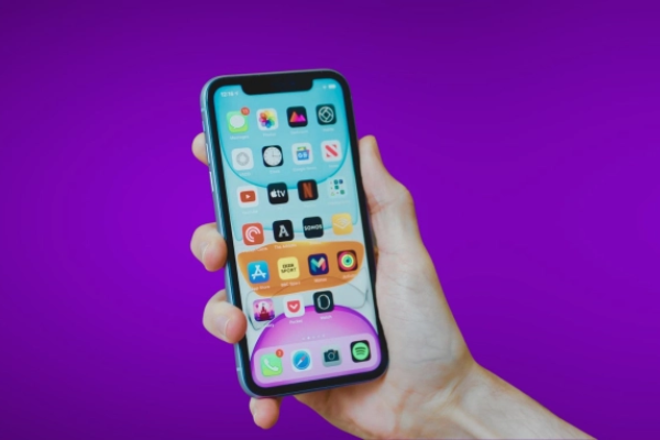 Một thói quen nghiêm trọng từ hầu hết người dùng smartphone đang tự hủy chính viên pin của mình