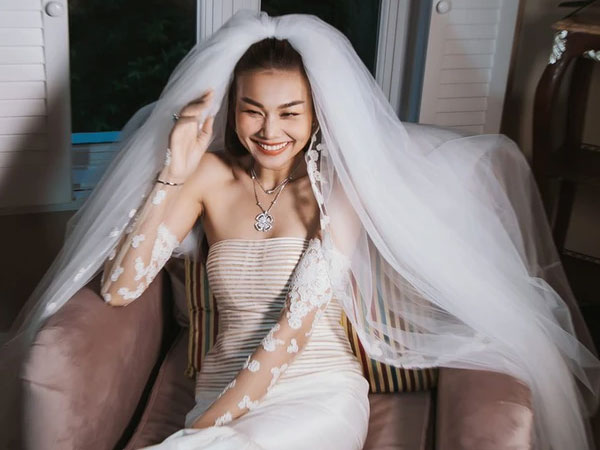 Thanh Hằng lên tiếng thông tin yêu 5 năm và chuyện bị nói giấu kín chồng