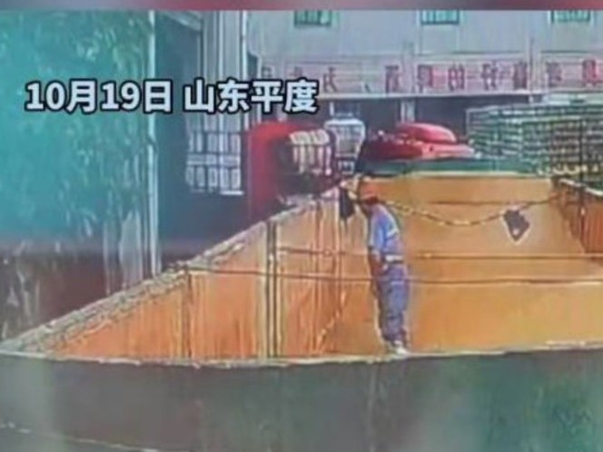 Lộ clip công nhân 'tè bậy' vào bồn nguyên liệu, nhà máy bia danh tiếng Trung Quốc khốn đốn