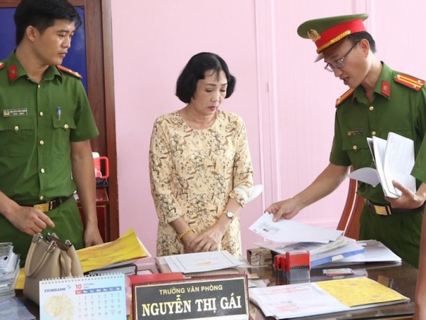 Khởi tố Trưởng phòng công chứng ở Bình Dương