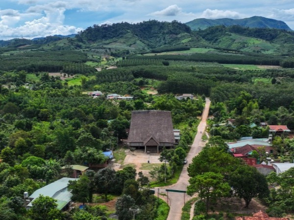 'Nóc nhà' của đại ngàn lớn nhất Tây Nguyên