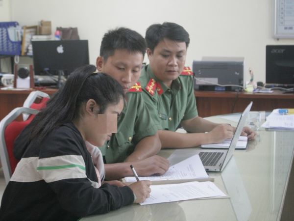 Mẹ vi phạm bị xử lý, con gái lên mạng bôi nhọ chính quyền và Công an