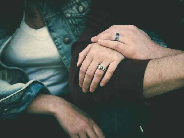 Phát hiện vợ cặp kè với giám đốc, chồng đưa 2 con đi xét nghiệm ADN và bi kịch trả thù