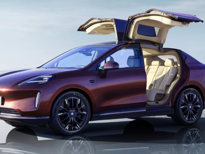 Ô tô điện Trung Quốc copy thiết kế cửa cánh chim của Tesla