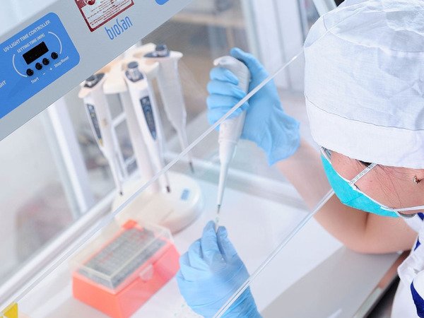 Mẹ chồng xé tờ kết quả xét nghiệm ADN, xóa lai lịch bất minh của cháu nội