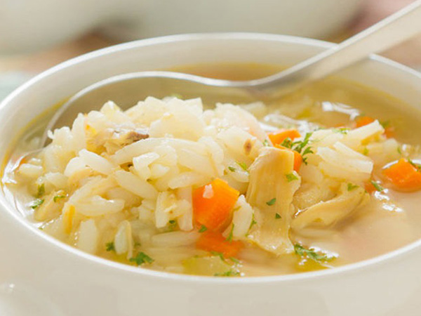 Ăn cơm chan canh - thói quen 'phản khoa học' cần bỏ ngay nếu không muốn rước họa vào thân
