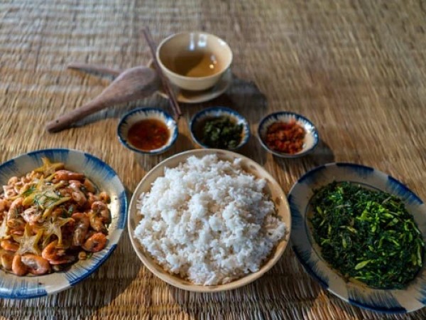 Lá mì xào hoa đu đủ đực