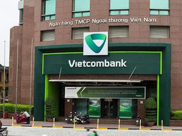 Điểm mặt 10 ngân hàng được lòng khách nhất: Vietcombank, BIDV thăng hạng, "cựu vương" MB rớt xuống thứ 4