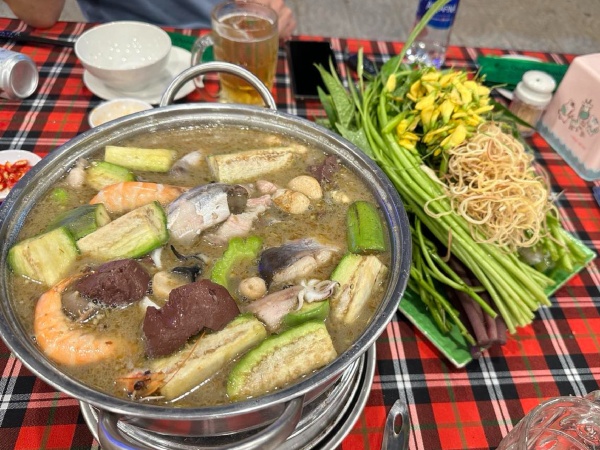 Đặc sản Bạc Liêu 'vừa ăn vừa khóc', lẩu mắm thơm ngon mùa nước nổi
