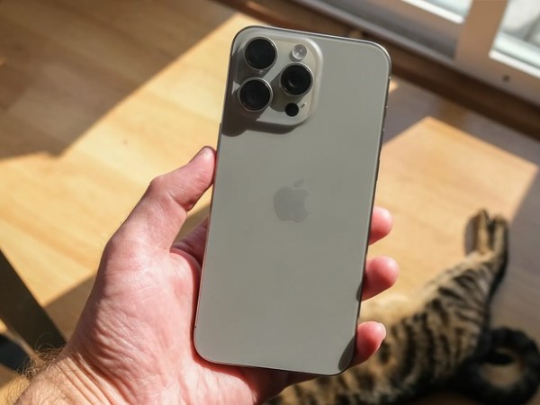 iPhone 15 Pro là mẫu smartphone cao cấp bị đánh giá tệ nhất từ trước đến nay của Apple