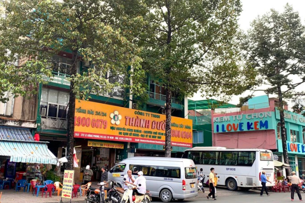 Nhà xe Thành Bưởi ngừng hoạt động, phóng viên ghi hình liền bị 'bám đuôi'