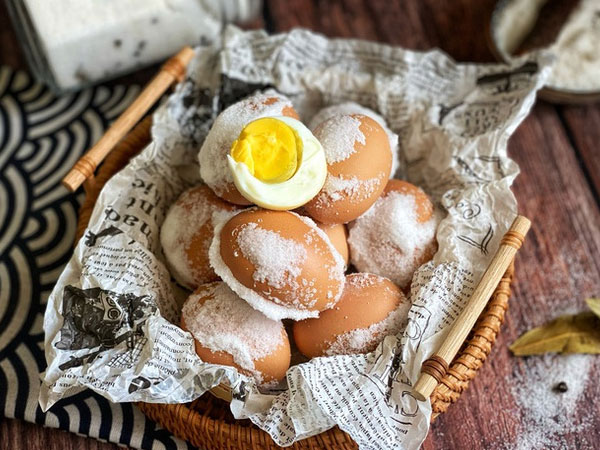 Luộc trứng theo cách này không tốn 1 giọt nước, thành phẩm thơm ngon, đậm đà để được cả tháng không hỏng