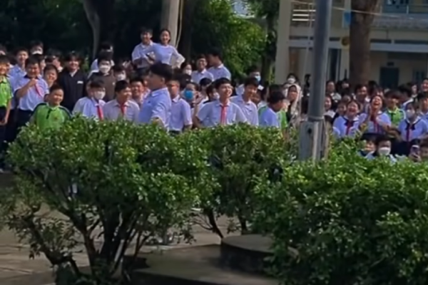 Tỏ hành vi cợt nhả trong lúc tập PCCC: Cá tính hay là một quan điểm lệch lạc đáng lên án của giới trẻ