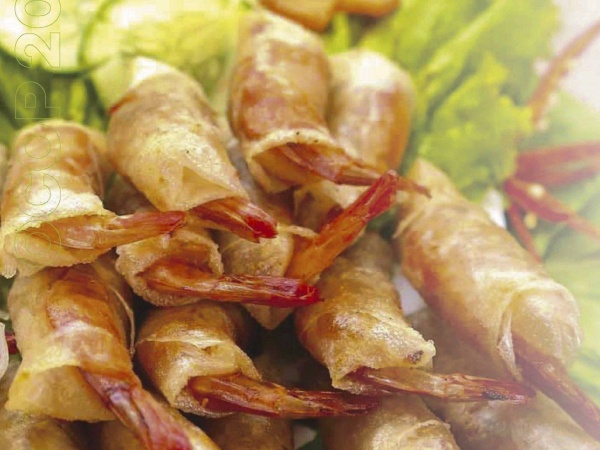 Bánh ít lá gai, nem chợ Huyện, chả ram tôm đất và rượu bầu đá Bình Định được vinh danh