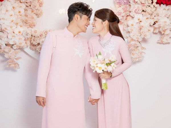 Trọn bộ ảnh và video Puka - Gin Tuấn Kiệt ở lễ gia tiên: Ngại ngùng hôn nhau trước dàn sao Vbiz!