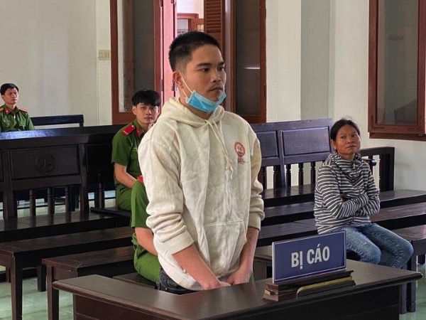 Hình phạt nghiêm khắc cho thanh niên đánh cha ruột trọng thương