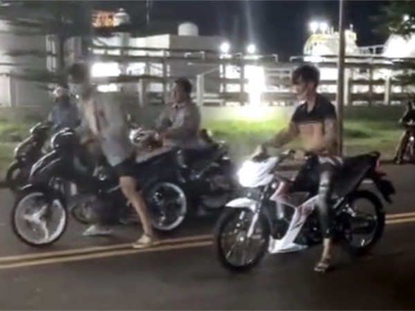 6 thanh niên bị khởi tố vì tụ tập đua xe còn quay clip đăng lên TikTok