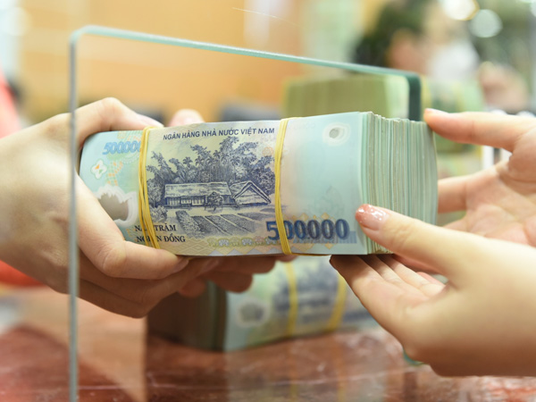 Lãi suất thấy đáy, gửi tiền ngân hàng nào để có lãi trên 6%/năm?