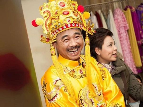 Nam diễn viên đóng Ngọc Hoàng 'Táo quân', 61 tuổi không vợ con, chấp nhận về già đau đớn không ai chăm sóc