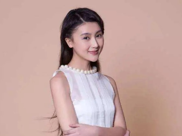 Đại mỹ nhân một thời tàn tạ nhan sắc vì vỡ nợ 1800 tỷ, buộc rời showbiz sau khi lừa tiền nhiều sao hạng A