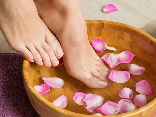 Mùa lạnh ngâm chân nước nóng mỗi ngày có tốt cho sức khỏe?