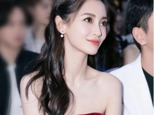 Angelababy tiếp tục gặp hạn: Van nài được dự sự kiện nhưng bị từ chối thẳng, nhãn hàng đòi cắt hợp đồng