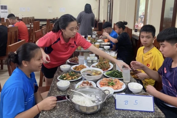 Ngành thể thao ra án kỷ luật vụ 'bữa ăn 800k', đã đủ răn đe hay chỉ chiếu lệ?