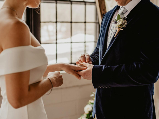 Làm đám cưới giả để đẹp lòng 'tiểu tam', đại gia trẻ lãnh hậu quả ê chề