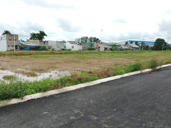 Từng liên tục rộ tin lên thành phố, đất nền nơi đây vẫn quay đầu giảm giá, có nền cắt lỗ gần 40% không ai hỏi