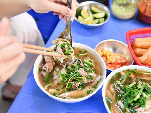 Ăn bún, miến, phở hay cơm trắng tốt hơn?