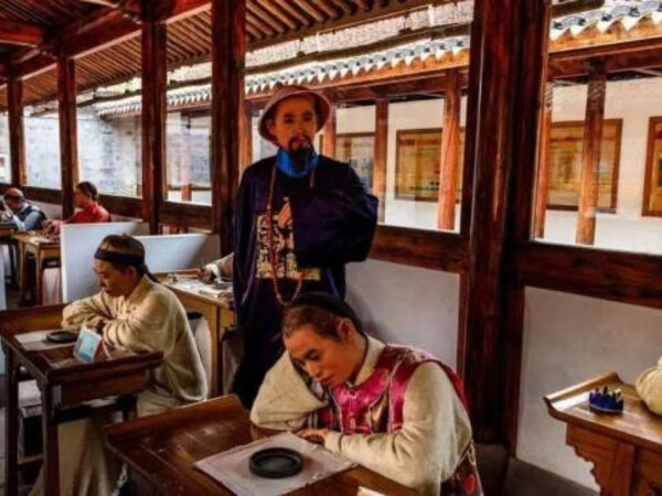 Điều gì xảy ra với những trường hợp gian lận thi cử thời cổ đại? Sĩ tử sẽ bị chặt đầu, các quan chức chịu hình phạt còn tồi tệ hơn