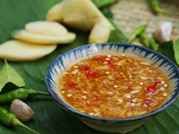 Bát nước mắm ăn thừa sau 4 tiếng sẽ sản sinh ra chất gây ung thư? Biết được SỰ THẬT sẽ giúp bạn dùng sao cho đúng