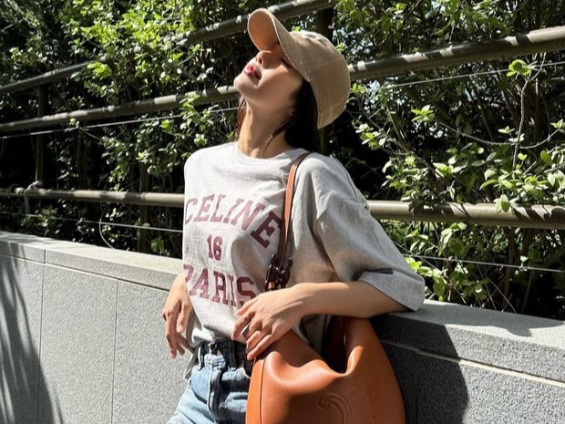 10 cách diện trang phục denim giúp sao Hàn trông trẻ trung, sành điệu trong mọi hoàn cảnh