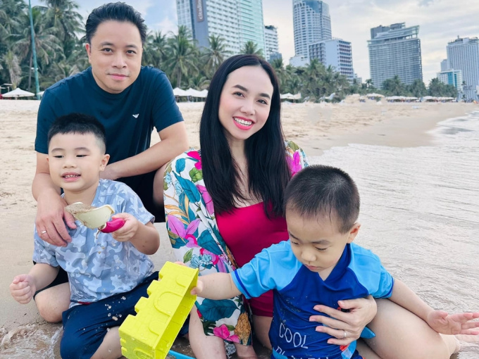 Nữ diễn viên cưới đạo diễn Victor Vũ: U40 vẫn đẹp hút hồn, hôn nhân viên mãn nhờ "buông bỏ cái tôi"