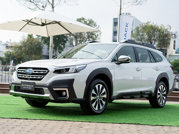 Subaru Outback ưu đãi mạnh tay tới hơn 400 triệu tại Việt Nam