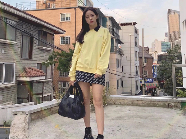9 cách diện áo nỉ tôn dáng, trẻ trung như BLACKPINK