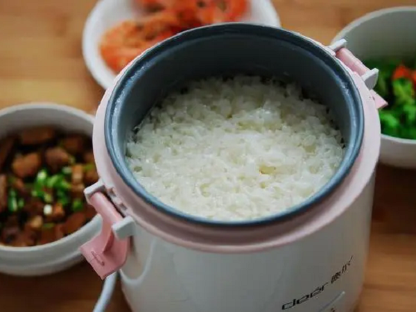 Nồi cơm điện có dấu hiệu này cần thay mới ngay kẻo bệnh tật kéo đến