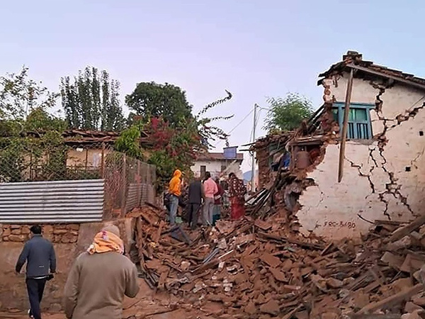 Số người thiệt mạng vì động đất ở Nepal tăng lên 157