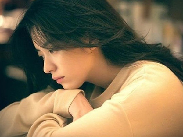 Đồng nghiệp cũ đến nhà chơi, nhìn vào ảnh gia đình chị tiết lộ một điều làm tôi sốc nặng