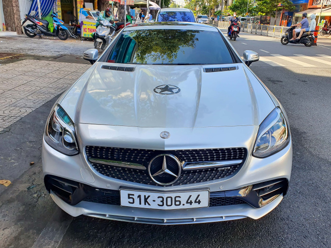 Cận cảnh Mercedes-AMG SLC 43 hàng hiếm của ông Đặng Lê Nguyên Vũ