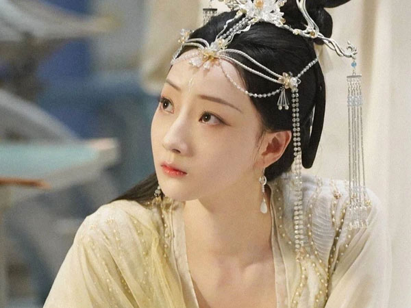 Diễn viên bị đuổi vì quá xấu và góc tối khủng khiếp ở showbiz