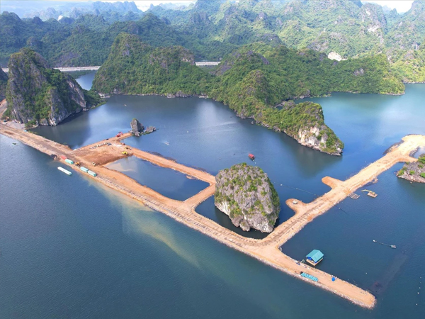 Lấp vùng đệm vịnh Hạ Long làm biệt thự, nhà liền kề: Di sản thiên nhiên thế giới bị đe dọa trực tiếp