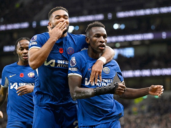 Toàn cảnh trận derby London điên rồ bậc nhất lịch sử Ngoại hạng Anh